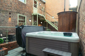 Town Centre Apartments with Spa - Ground Floor